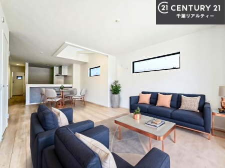 ���r���O �Ƌ��CG�p�[�X�ł��B��؂ȉƑ����W�܂邩�炱��LDK�ɂ͂�����肽���B
�q�����������C�ɏ΂��Ȃ��瑖�����Ă���p�����������u�L���Ƃɂ��ėǂ������v�Ǝv���u�Ԃł��B