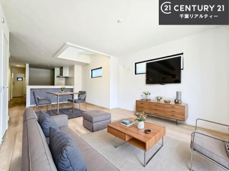 ���r���O �Ƌ��CG�p�[�X�ł��B�S�n�ǂ����r���O�͉Ƒ������R�ƏW�܂�܂��B�Ƒ��c�R�̎��Ԃ����������ł��B���Ƒ��ƁA����w�[���������Ԃ��߂��������ł��ˁB