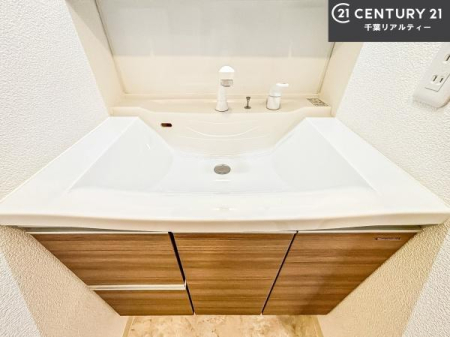 ���ʑ�E���ʏ� �[�����ʑ�{�E���́A�������˂ɂ����̂ł�����ꂪ�y�X�I���������ۂĂ܂��I
�L���C�Ȑ��ʏ��Ŏ��������̃��`�x�[�V�������オ��܂��ˁI