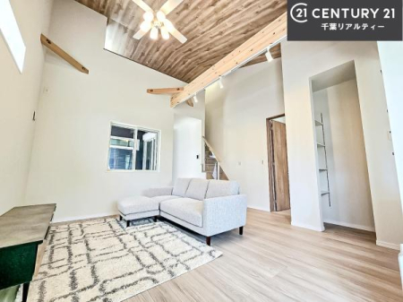 ���r���O �D�����z���܂肪���r���O����ł���ċ��S�n�̗ǂ���Ԃ����o���Ă���܂��I
���났�̎��Ԃ��߂����܂��I