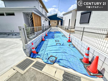 ���ԏ� ���ԃX�y�[�X��2�䕪����܂��I�Z�J���h�J�[�͂������A�o�C�N�⎩�]�ԂȂǂ��u���ꏊ�ɍ���܂���B