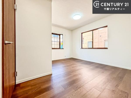 �m�� �V���v���Ƀf�U�C������Ă��邽�߁A�Ƌ��I�т܂���I
���C�ɓ���̉Ƌ��u���Ă��낰���Ԃ���邱�Ƃ��ł��܂��B
