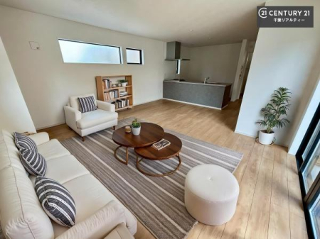 ���r���O �Ƌ��CG�p�[�X�ł��B�L�X�_�C�j���O�X�y�[�X�I������肨�H���B�΂��������y�������Ԃ��߂����܂��B���X�̔���������܂��I