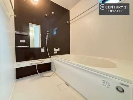 ���� �������������l�̕��͋C�̃o�X���[���́A�����o�Ă��ăo�X�^�C�����[���I
���d���撣���Ă��邲�J���ɂ��D�݂̓����̓����܂����āA�y����ł݂Ă͂������ł��傤���H