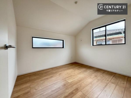 �m�� 2�ʍ̌����m�ۂ������邢�����́A���ʂ����ǂ��A���邭��ϋ��S�n�̗ǂ���ԂƂȂ��Ă���܂��B�����b�N�X���ĉ߂�����S�n�̗ǂ��������ł��I