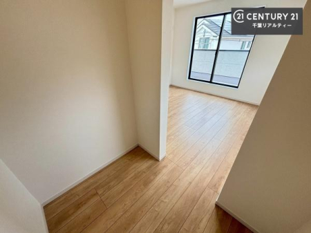 ���[ �E�H�[�N�C���N���[�[�b�g�t���ł��B��������̂��m���Ȃǂ����[���Ă��������ł��ˁI���ɂ���@�������ȂǋG�ߕ��̑傫�ȉƓd�����[�ł��܂��I