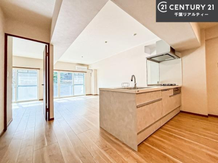 �L�b�`�� ��l�C�̑Ζʎ��V�X�e���L�b�`�����̗p���Ă��܂��I���Ƒ��̃R�~���j�P�[�V���������R�Ƒ�����݌v�ł��B
���q�l�ɂ��ڂ��͂��̂Ŋ������ł��ˁI�L�X�g���ĉ��K�ɍ�Ƃ��i�݂܂��B