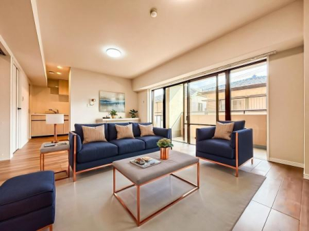 ���r���O �Ƌ��CG�p�[�X�ł��B�S�n�ǂ����r���O�͉Ƒ������R�ƏW�܂�܂��B�Ƒ��c�R�̎��Ԃ����������ł��B���Ƒ��ƁA����w�[���������Ԃ��߂��������ł��ˁB