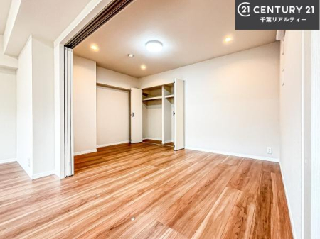 ���r���O�ȊO�̋��� �V���v���Ƀf�U�C������Ă��邽�߁A�Ƌ��I�т܂���I
���C�ɓ���̉Ƌ��u���Ă��낰���Ԃ���邱�Ƃ��ł��܂��B