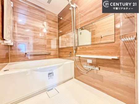 ���� �������������l�̕��͋C�̃o�X���[���́A�����o�Ă��ăo�X�^�C�����[���I
���d���撣���Ă��邲�J���ɂ��D�݂̓����̓����܂����āA�y����ł݂Ă͂������ł��傤���H