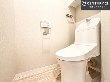 �g�C�� �������֍��ɂ��A�~��͕֍����g�����ł���̂ŗ₽���֍��ɍ��炸�ɍςފ������d�l�ł��I�V���v���ȃJ���[����Ƃ��Ă���̂ŁA������ꂪ���₷���ł��B