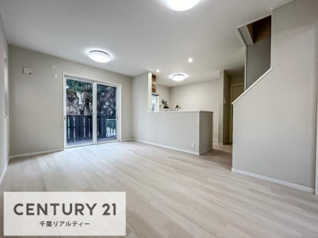 ���r���O ���r���O�S�̂����n����ΖʃL�b�`���Ȃ̂ŁA���q�l�̗l�q�������Ȃ����Ƃ��ł���q��Ă����₷�����S�ȊԎ�ł��I�R�~���j�P�[�V�������Ƃ�₷���Ƒ����i��ł���`�������Ă��ꂻ���ł��ˁI