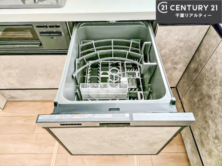 �L�b�`�� �H��@�t���̃L�b�`���ł��I�Z���������r��h�~�Ƃ��đ�ϊ��􂷂�֗��Ȏd�l�ł��I�r���g�C���Ȃ̂ŃL�b�`���̏ꏊ����炸�����X�y�[�X���L���g�����Ƃ��o���܂��I