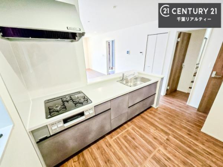 �L�b�`�� ��l�C�̑Ζʎ��V�X�e���L�b�`�����̗p���Ă��܂��I���Ƒ��̃R�~���j�P�[�V���������R�Ƒ�����݌v�ł��B
���q�l�ɂ��ڂ��͂��̂Ŋ������ł��ˁB���[�͂�����܂��I