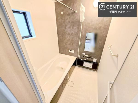 ���� �������������l�̕��͋C�̃o�X���[���́A�����o�Ă��ăo�X�^�C�����[���I
���d���撣���Ă��邲�J���ɂ��D�݂̓����̓����܂����āA�y����ł݂Ă͂������ł��傤���H