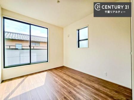 �Q�� �o���R�j�[�ɖʂ��Ă���m���ł��B���邭�����肪����A���C����������ł��܂��I���N���āA�O�ɏo�Ĕw�L�т����[�ċz�����ǂ������}������邱�Ƃ��ł��܂��B