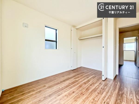 �q������ ���[�X�y�[�X����������m�ۂ���Ă��邽�߁A���������w�p�i���T�b�ƕЕt���A���ł��X�b�L���B
�Y��ȋ�Ԃ��ۂĂ܂��I