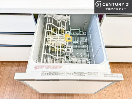 �L�b�`�� �H��@�t���̃L�b�`���ł��I�Z���������r��h�~�Ƃ��đ�ϊ��􂷂�֗��Ȏd�l�ł��I�r���g�C���Ȃ̂ŃL�b�`���̏ꏊ����炸�����X�y�[�X���L���g�����Ƃ��o���܂��I