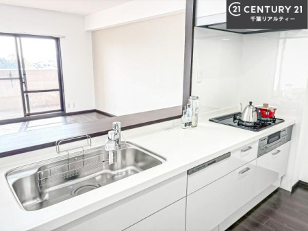 �L�b�`�� ��l�C�̑Ζʎ��V�X�e���L�b�`�����̗p���Ă��܂��I���Ƒ��̃R�~���j�P�[�V���������R�Ƒ�����݌v�ł��B
���q�l�ɂ��ڂ��͂��̂Ŋ������ł��ˁI�L�X�g���ĉ��K�ō�Ƃ��i�݂܂��B