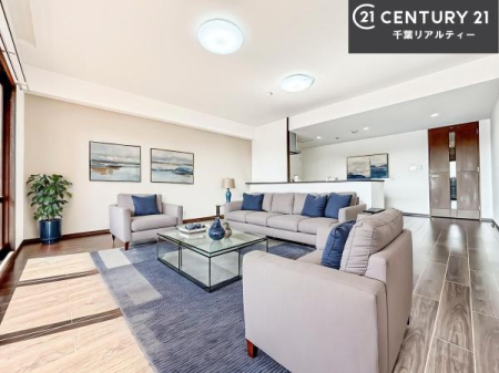 ���r���O �Ƌ��CG�p�[�X�ł��B�J�����̂���L�XLDK�I�\�t�@�[��_�C�j���O�e�[�u����u���Ă������ɂȂ�Ȃ��̂ŉ��K�ɉ߂����܂��I�R�~���j�P�[�V���������₷�����r���O�ł��I