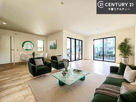 ���r���O �Ƌ��CG�p�[�X�ł��B�S�n�ǂ����r���O�͉Ƒ������R�ƏW�܂�܂��B�Ƒ��c�R�̎��Ԃ����������ł��B���Ƒ��ƁA����w�[���������Ԃ��߂��������ł��ˁB