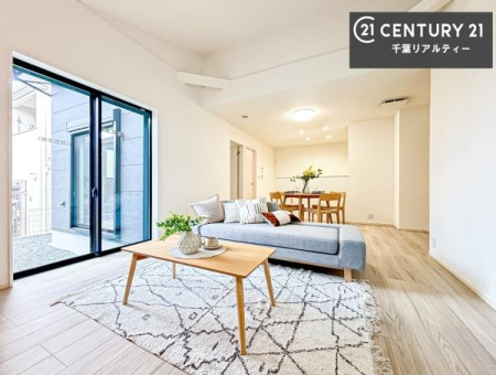 ���r���O �傫�ȑ����炽���Ղ�̗z���������閾�邢���r���O�B�J�����̂��郊�r���O�ŉƑ��c���̂��났�̎��Ԃ��߂����܂��I