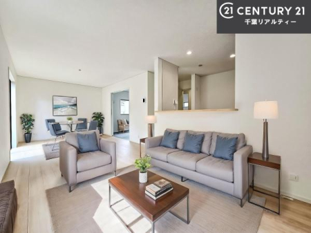 ���r���O �Ƌ��CG�p�[�X�ł��B�S�n�ǂ����r���O�͉Ƒ������R�ƏW�܂�܂��B�Ƒ��c�R�̎��Ԃ����������ł��B���Ƒ��ƁA����w�[���������Ԃ��߂��������ł��ˁB