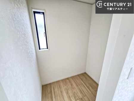 ���[ �E�H�[�N�C���N���[�[�b�g�t���ł��B��������̂��m���Ȃǂ����[���Ă��������ł��ˁI���ɂ���@�������ȂǋG�ߕ��̑傫�ȉƓd�����[�ł��܂��I