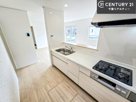 �L�b�`�� ��Ƃ肠�钲���X�y�[�X�ō�Ƃ����₷�����K�ȃL�b�`���ł��I
���q�l�ƈꏏ�ɂ��َq������y���߂�L�X�X�y�[�X�ł��B�y�����������ԂɂȂ肻���ł��ˁI