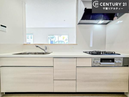 �L�b�`�� ��Ƃ����₷���V�X�e���L�b�`���ł��I���[����������t���Ă���̂ŁA�����X�y�[�X�ɕ���u���Ȃ��čςނ̂ŁA�L�X�g���āA���K�ɍ�Ƃ��ł��܂��I