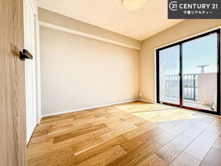 �m�� �o���R�j�[�ɖʂ��Ă���m���ł��B���邭�����肪����A���C����������ł��܂��I���N���āA�O�ɏo�Ĕw�L�т����[�ċz�����ǂ������}������邱�Ƃ��ł��܂��B