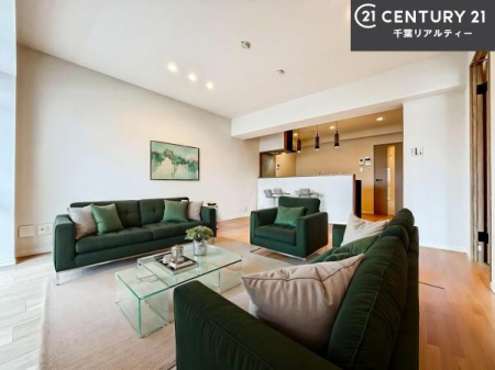 ���r���O �Ƌ��CG�p�[�X�ł��B�J�����̂���L�XLDK�I�\�t�@�[��_�C�j���O�e�[�u����u���Ă������ɂȂ�Ȃ��̂ŉ��K�ɉ߂����܂��I�R�~���j�P�[�V���������₷�����r���O�ł��I