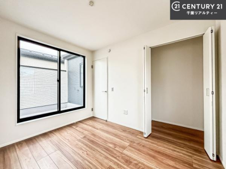 �m�� �o���R�j�[�ɖʂ��Ă���m���ł��B���邭�����肪����A���C����������ł��܂��I���N���āA�O�ɏo�Ĕw�L�т����[�ċz�����ǂ������}������邱�Ƃ��ł��܂��B