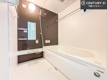 ���� �L�X�o�X�ň���̔������t���b�V���B�����L�΂���̂ŁA�����ɂ��������ƐZ����܂��ˁI�����̃o�X�^�C�����y���݂ɂȂ�܂��B