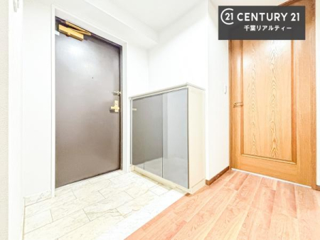 ���� �V���[�Y�{�b�N�X�t���B���ւ��Еt�����|�������₷���ł��I
�X�b�L���������ւŌ˂��J�����u�ԁA�������̂���S�n������Ԃ��o�}���Ă���܂��B