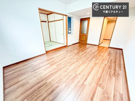 ���r���O �S�n�ǂ����r���O�͉Ƒ������R�ƏW�܂�܂��B�Ƒ��c�R�̎��Ԃ����������ł��B���Ƒ��ƁA����w�[���������Ԃ��߂��������ł��ˁB