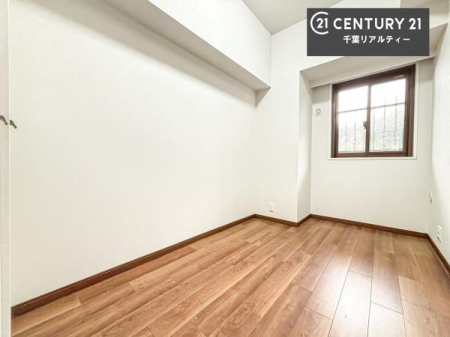 �m�� �V���v���Ƀf�U�C������Ă��邽�߁A�Ƌ��I�т܂���I
���C�ɓ���̉Ƌ��u���Ă��낰���Ԃ���邱�Ƃ��ł��܂��B
