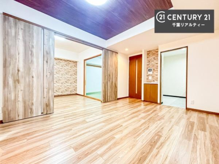 ���r���O �S�n�ǂ����r���O�͉Ƒ������R�ƏW�܂�܂��B�Ƒ��c�R�̎��Ԃ����������ł��B���Ƒ��ƁA����w�[���������Ԃ��߂��������ł��ˁB