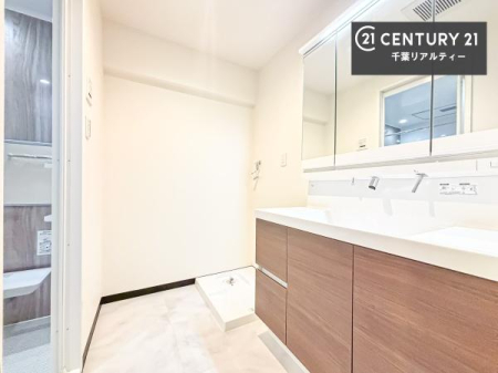 ���ʑ�E���ʏ� �g�Ȃ�𐮂�����ʏ��́A���������厖�ł��I������̐������̂��镵�͋C�����o�I�C�����悭���g�����������܂��B�L�X�����X�y�[�X���������ł��ˁI
