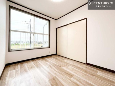 �m�� ���[�X�y�[�X�����Ă��܂��I�������X�b�L�����ڂ��鎖���ł��܂��ˁB
�Ƌ��I�΂Ȃ��V���v���ȃf�U�C���ׁ̈A�Ƌ��I�΂����C�ɓ���̋�ԍ�肪�ł������ł��ˁB