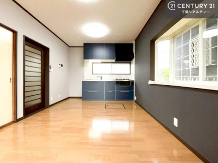 ���r���O ��؂ȉƑ����W�܂邩�炱��LDK�ɂ͂�����肽���B
�q�����������C�ɏ΂��Ȃ��瑖�����Ă���p�����������u�L���Ƃɂ��ėǂ������v�Ǝv���u�Ԃł��B