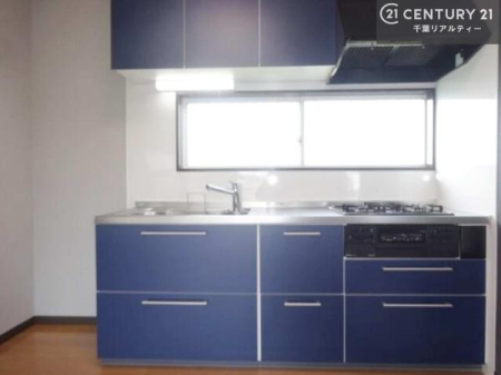 �L�b�`�� ��Ƃ����₷���V�X�e���L�b�`���ł��I���[����������t���Ă���̂ŁA�����X�y�[�X�ɕ���u���Ȃ��čςނ̂ŁA�L�X�g���āA���K�ɍ�Ƃ��ł��܂��I