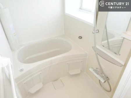 ���� ������Ƃ����������̂���o�X���[���I���K�ȃo�X�^�C��������܂��I
1���̔�����������Ɩ����Ă����f�G�ȃ����N�[�[�V������ԂɂȂ肻���ł��ˁB