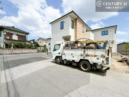 �O�ʓ��H�܂ތ��n�ʐ^ �y���n�̔���J�Ò��z���邭�J���I�Ȋp�n�ł�������ґ�Ȃ��Z�܂������܂��񂩁B