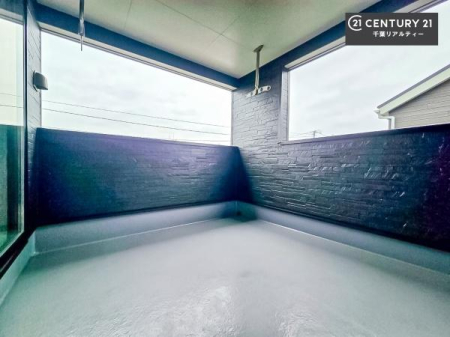 �o���R�j�[ �C���i�[�o���R�j�[�I�������t���Ă���̂ŁA�}�ɉJ���~���Ă��G��ɂ������S�I�������������J�b�g���Ă����̂ŁA���V�C�̗ǂ����́A���O�֏o�Đ[�ċz����̂��悳�����ł��I