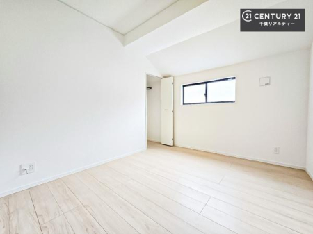 �m�� �V���v���Ƀf�U�C������Ă��邽�߁A�Ƌ��I�т܂���I
���C�ɓ���̉Ƌ��u���Ă��낰���Ԃ���邱�Ƃ��ł��܂��B