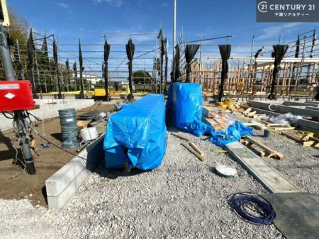 ���ԏ� ���ԃX�y�[�X��2�䕪����܂��I(�Ԏ�ɂ��)�Z�J���h�J�[�͂������A�o�C�N�⎩�]�ԂȂǂ��u���ꏊ�ɍ���܂���B