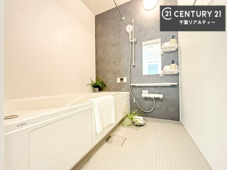 ���� �������������l�̕��͋C�̃o�X���[���́A�����o�Ă��ăo�X�^�C�����[���I
���d���撣���Ă��邲�J���ɂ��D�݂̓����̓����܂����āA�y����ł݂Ă͂������ł��傤���H