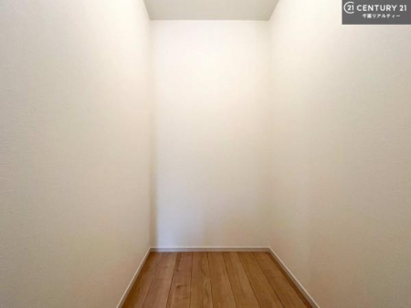 ���[ �E�H�[�N�C���N���[�[�b�g�t���ł��B��������̂��m���Ȃǂ����[���Ă��������ł��ˁI���ɂ���@�������ȂǋG�ߕ��̑傫�ȉƓd�����[�ł��܂��I