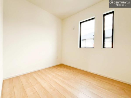 �m�� �V���v���Ƀf�U�C������Ă��邽�߁A�Ƌ��I�т܂���I
���C�ɓ���̉Ƌ��u���Ă��낰���Ԃ���邱�Ƃ��ł��܂��B
